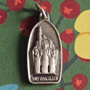 Vintage Creed religious medal pendant charm Mary Immaculate 1959